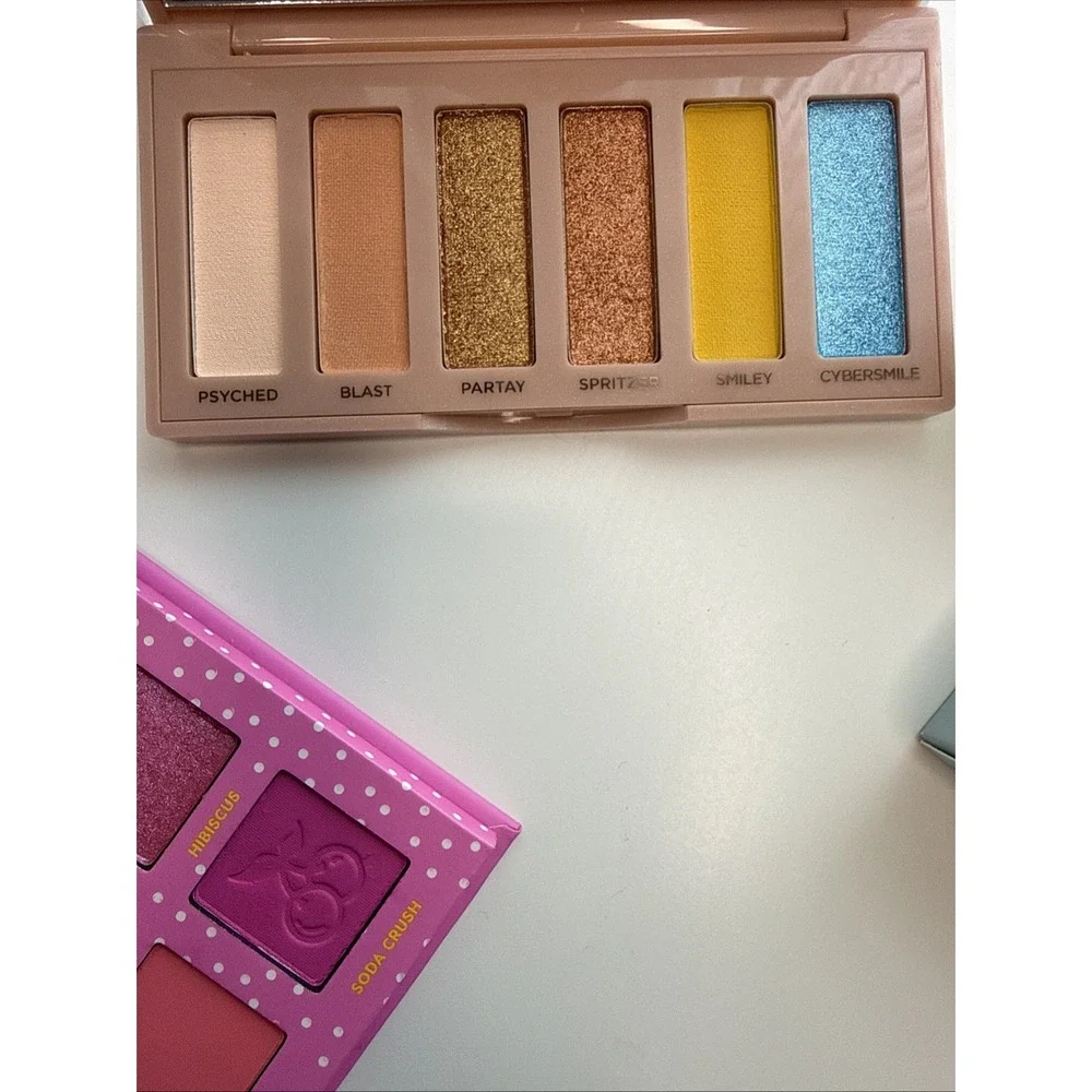 Lot Of Eyeshadow Naked Smiley Hello Kitty Color Pop